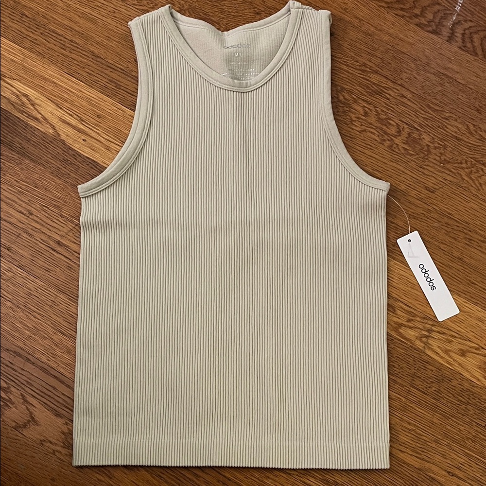 Ododos Women's Ribbed Tank Tops - Neutral 5 pack (2 NWT)